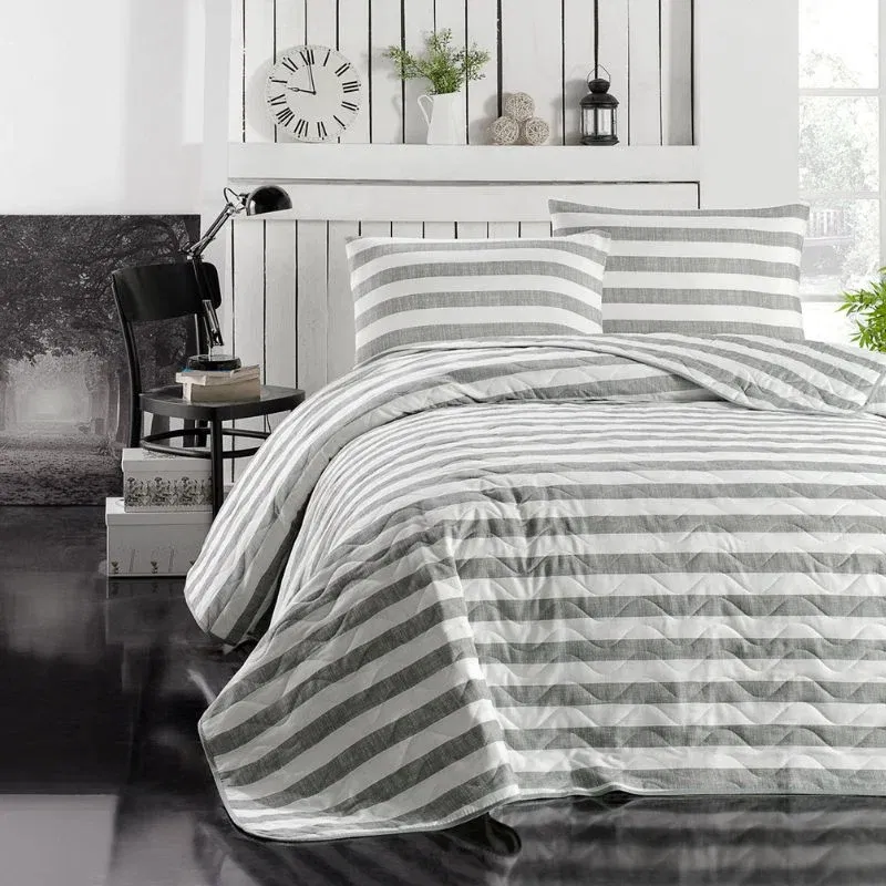 Cuvertura matlasata Hook - Gri, 200x220 cm, 2 fete de perna [1]