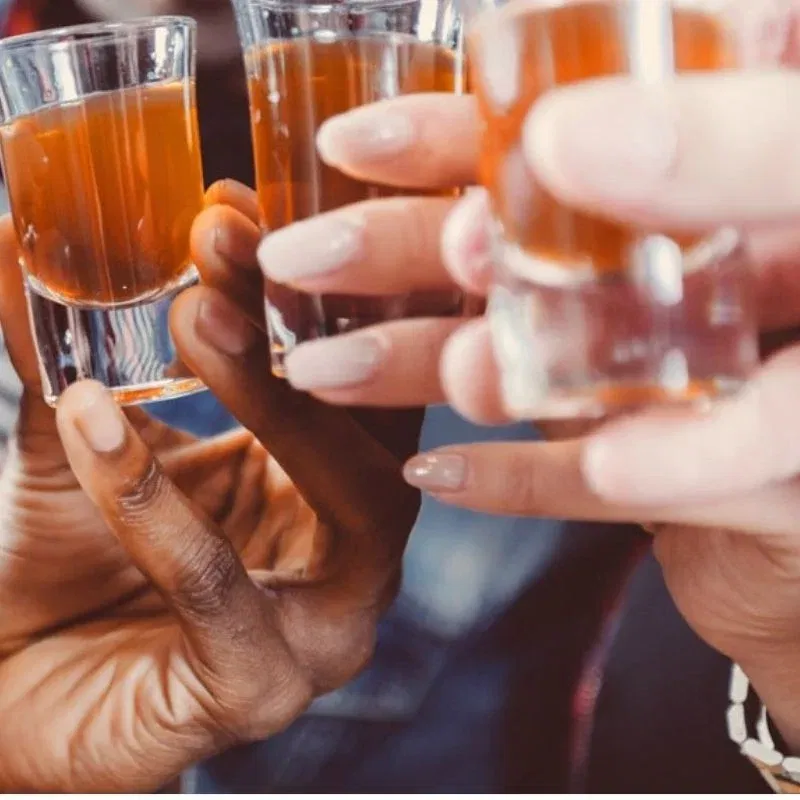 Dispenser bauturi cu 6 shoturi [9]