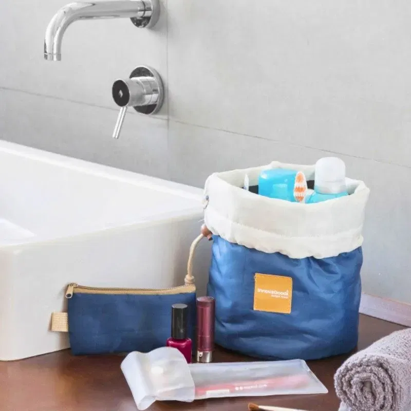 Geanta cosmetice Frumoasa oriunde [3]