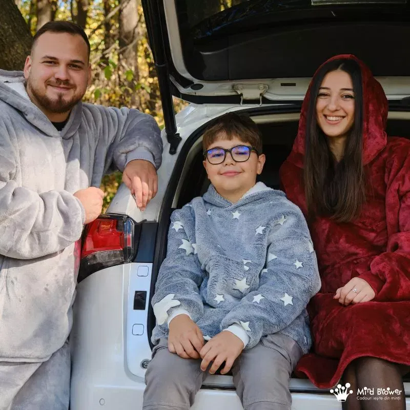 Hanorac patura cu maneci baieti Grey Stelute Fosforescente cu buzunar cangur 440g/mp 105 cm [13]