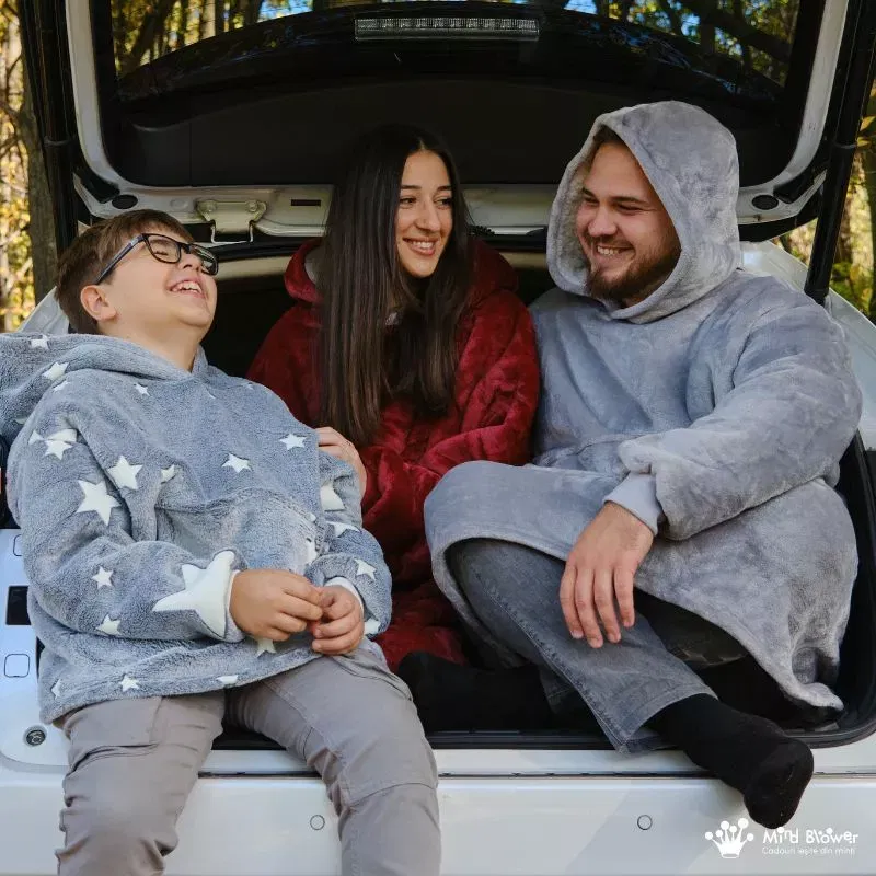 Hanorac patura cu maneci baieti Grey Stelute Fosforescente cu buzunar cangur 440g/mp 105 cm [16]