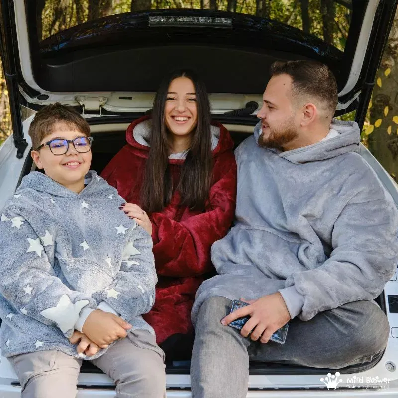 Hanorac patura cu maneci baieti Grey Stelute Fosforescente cu buzunar cangur 440g/mp 105 cm [14]