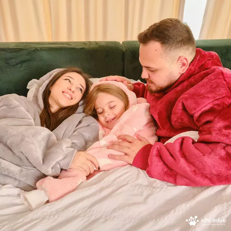 Hanorac patura cu maneci fete Luna Fosforescenta Roz cu buzunar cangur Flanel & Polar 440g/mp 105 cm [10]