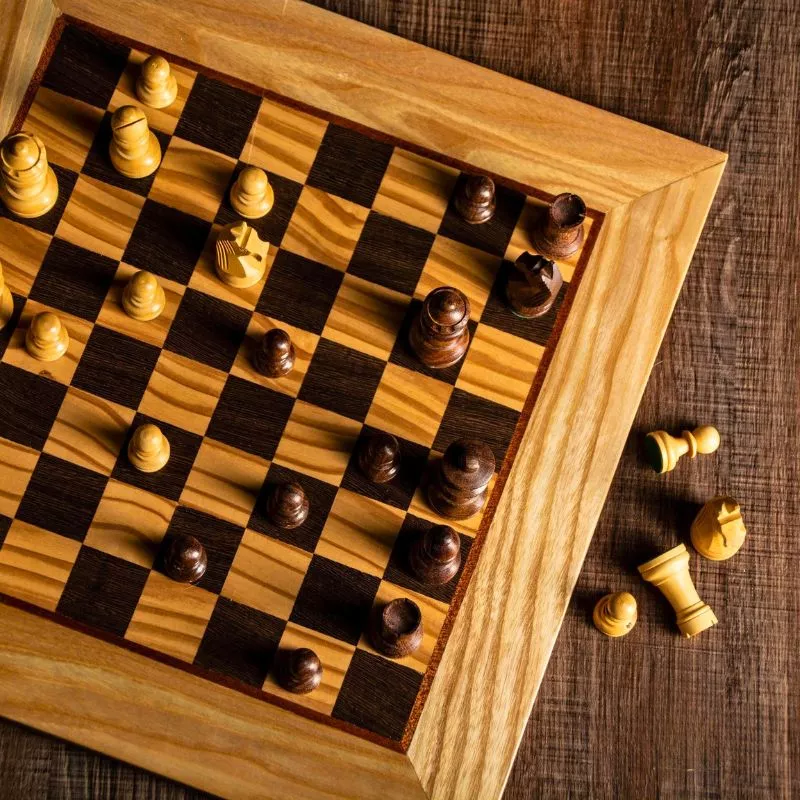 Joc Sah Staunton Nebunul de Olive caseta 50x50cm tabla si piese din lemn [7]