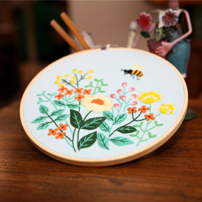 Kit Broderie DIY, Albina si flori [6]