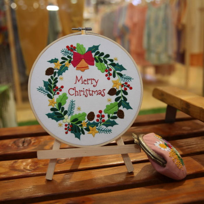 Kit Broderie DIY de Craciun, Merry Christmas, Coronita veseliei [3]