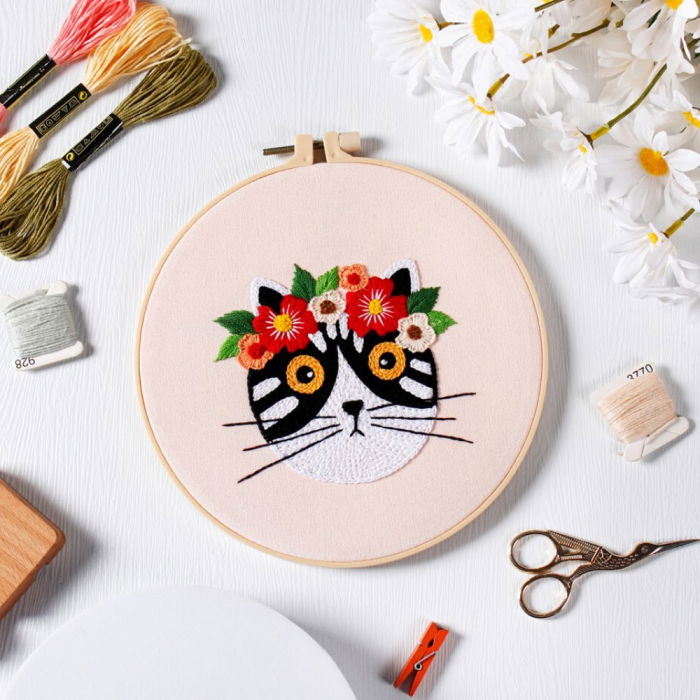 Kit Broderie DIY, Pisicuta cu flori, Crem [2]