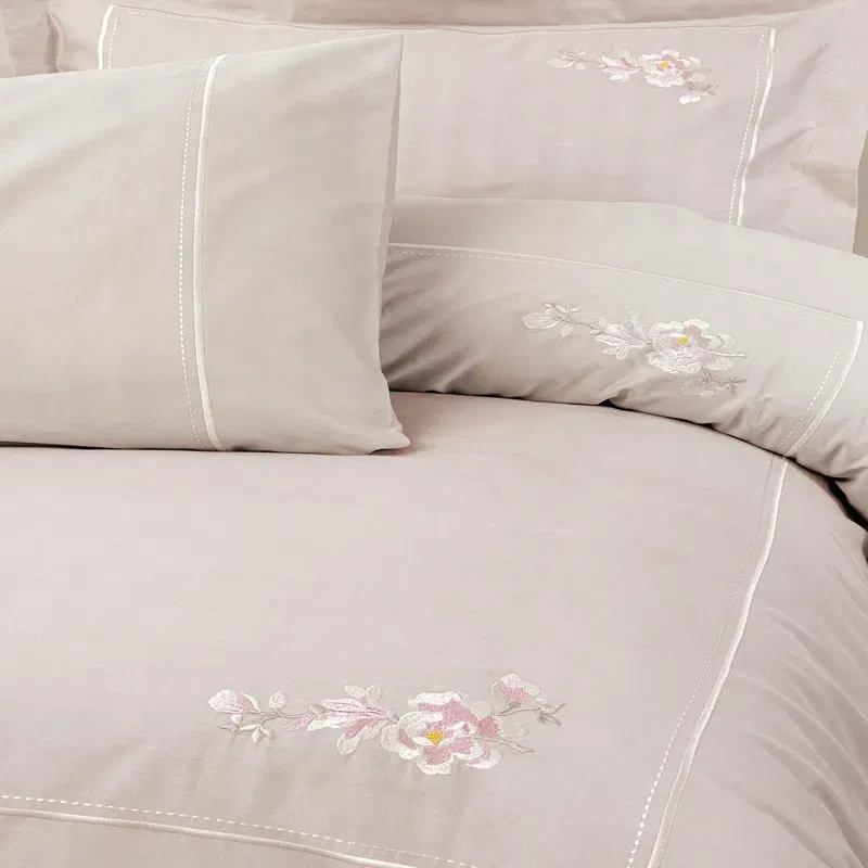 Lenjerie pat dublu, bumbac satinat, 200x220 cm, doua huse de perna, doua huse decorative [2]