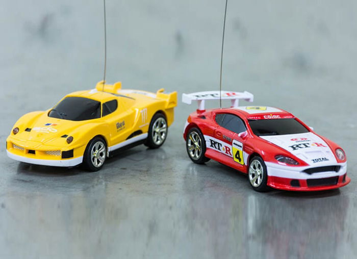 Masinuta de curse cu telecomanda [2]