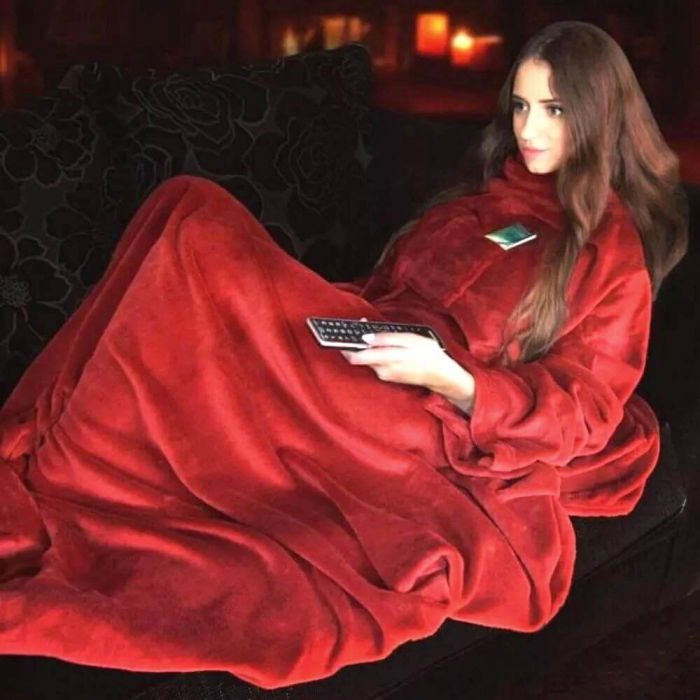 Patura cu maneci, buzunar si prindere la spate, Super Catifelata, 340g/mp, Rosie [1]