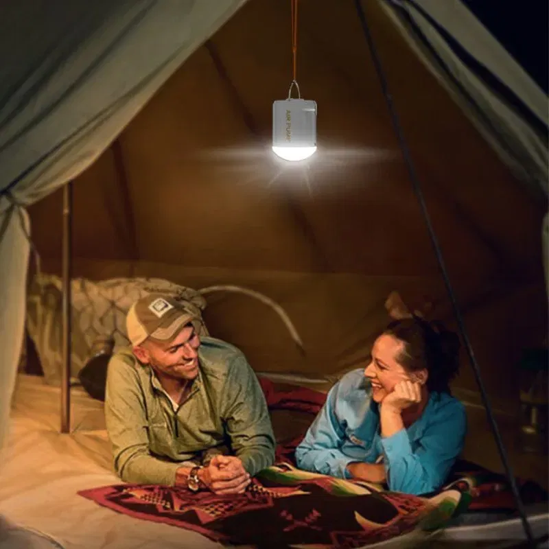 Pompa de aer portabila cu lanterna si baterie reincarcabila – ideala pentru saltele, camping si excursii [9]