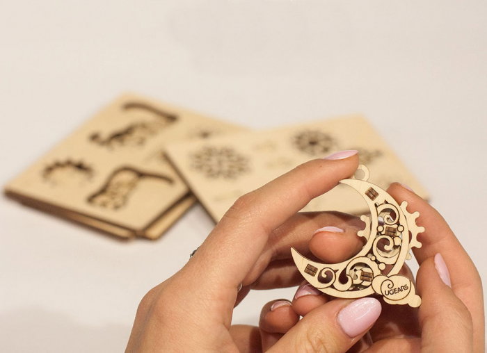 Puzzle 3D Decoratiuni pentru Brad din lemn Ugears [3]
