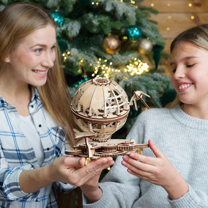 Puzzle 3D Glob pamantesc din lemn Ugears [4]