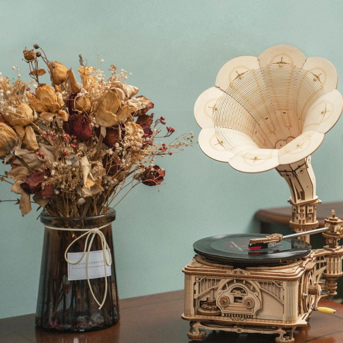 Puzzle 3D Gramafon Clasic Bifunctional, manual si automat, Lemn, Robotime [1]