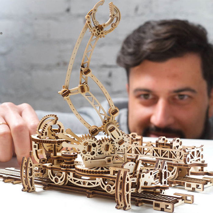 Puzzle 3D Macara pe Sine din Lemn Ugears [1]