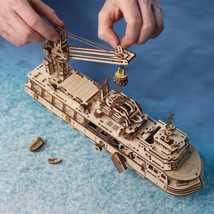 Puzzle 3D Nava de cercetare din lemn Ugears [4]