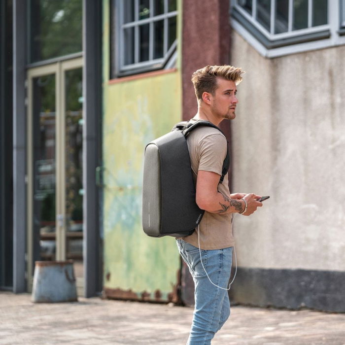 Rucsac antifurt Bobby Hero Regular [2]