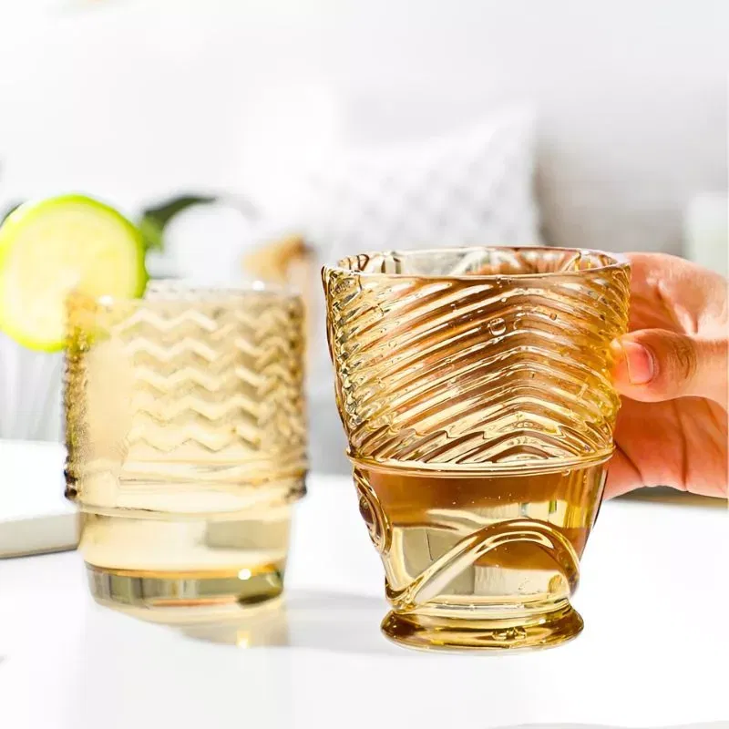 Set 4 pahare stivuibile cu design Peste [9]