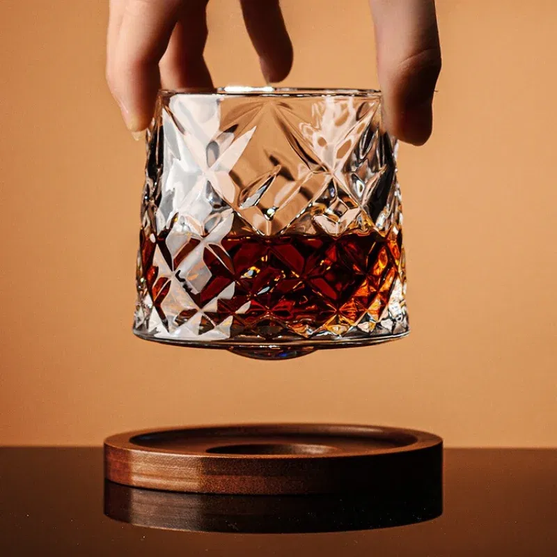 Set 4 Pahare whiskey Diamant cu baza din lemn [7]