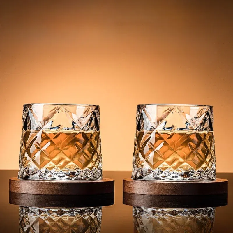 Set 4 Pahare whiskey Diamant cu baza din lemn [2]