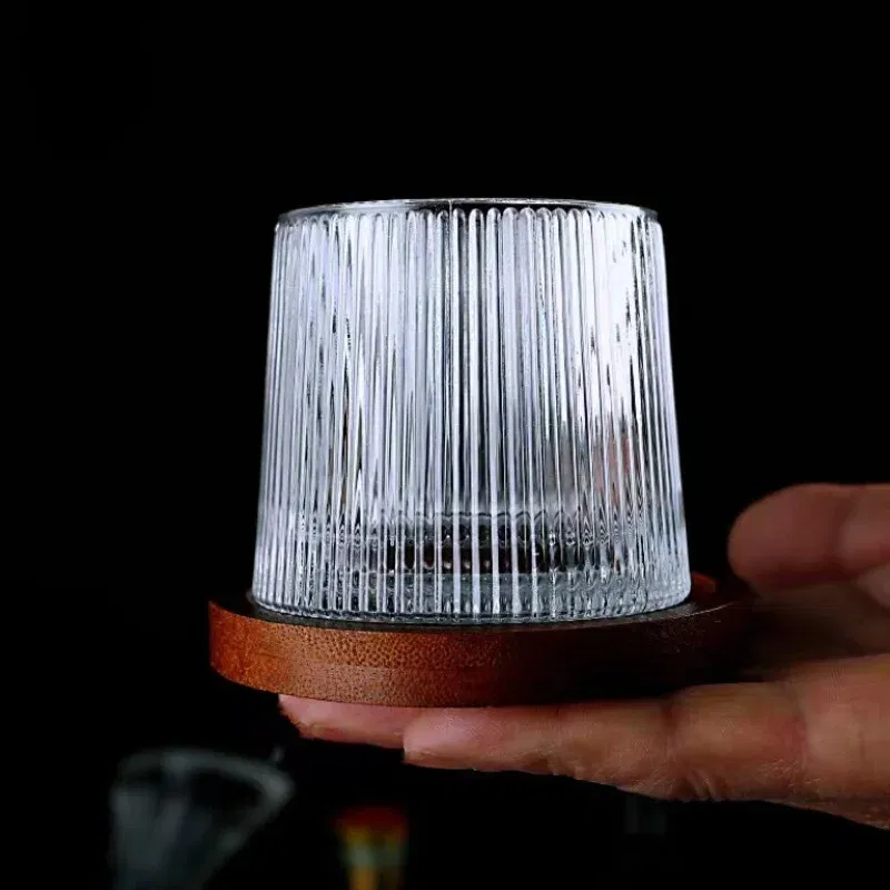 Set 4 Pahare whiskey Stripes cu baza din lemn [5]