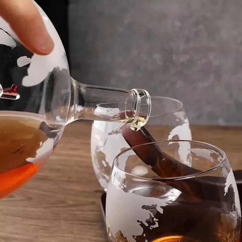 Set cadou decantor Glob Pamantesc cu 4 pahare Deluxe [11]