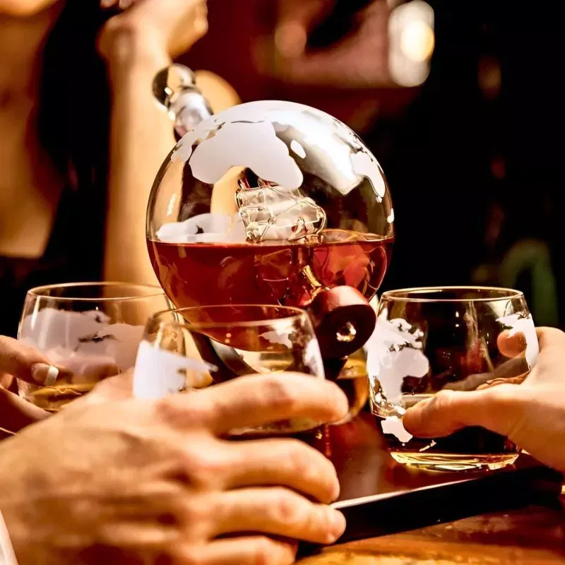 Set cadou decantor Glob Pamantesc cu 4 pahare Deluxe [18]