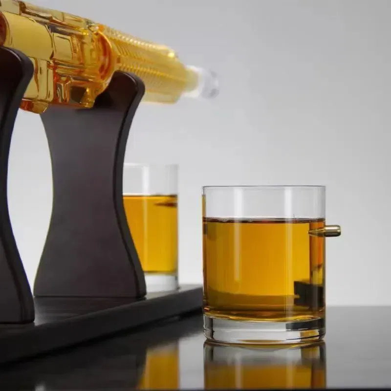 Set cadou decantor Mitraliera si 2 pahare cu glont [6]