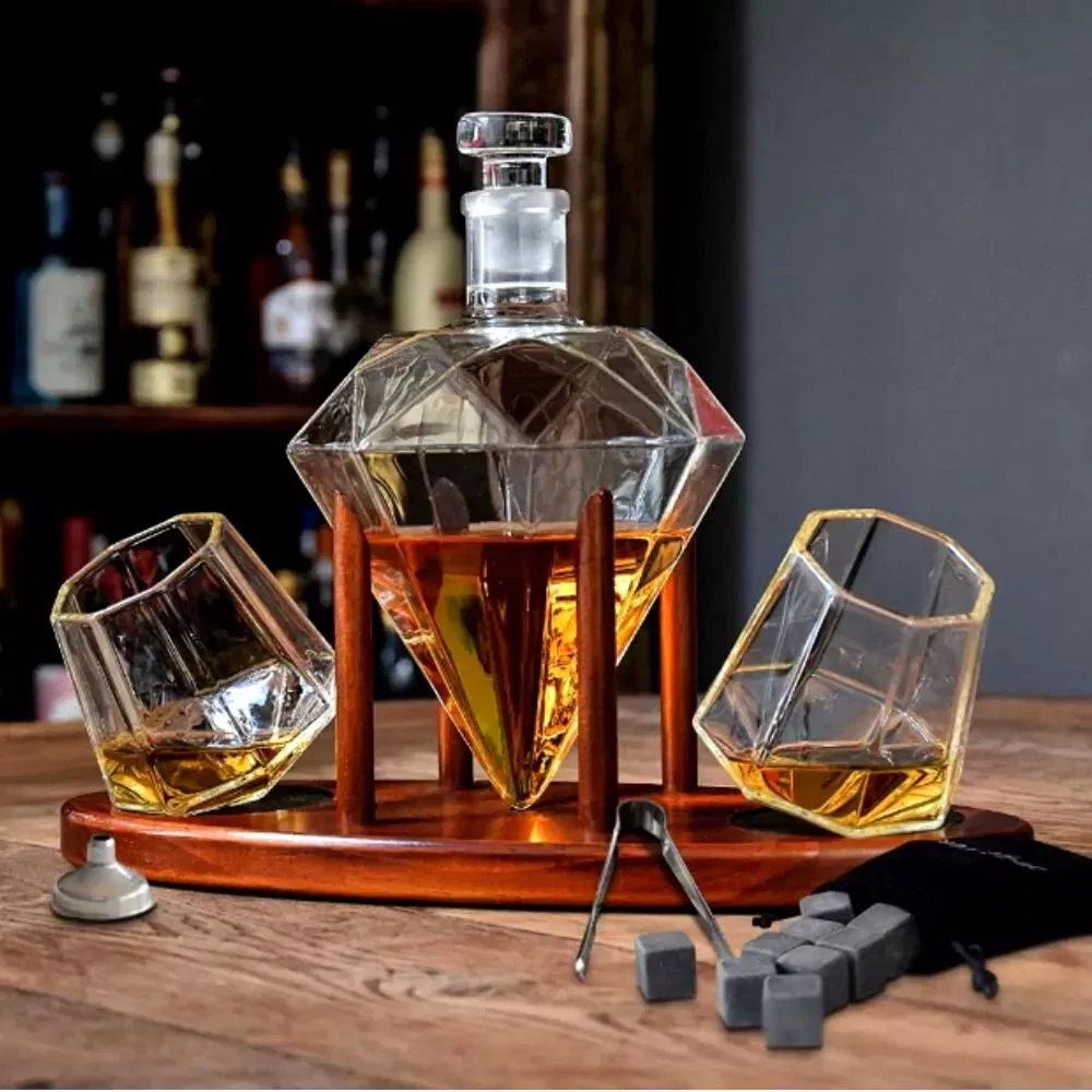Set cadou decantor Sticla Diamant cu doua pahare Deluxe [1]