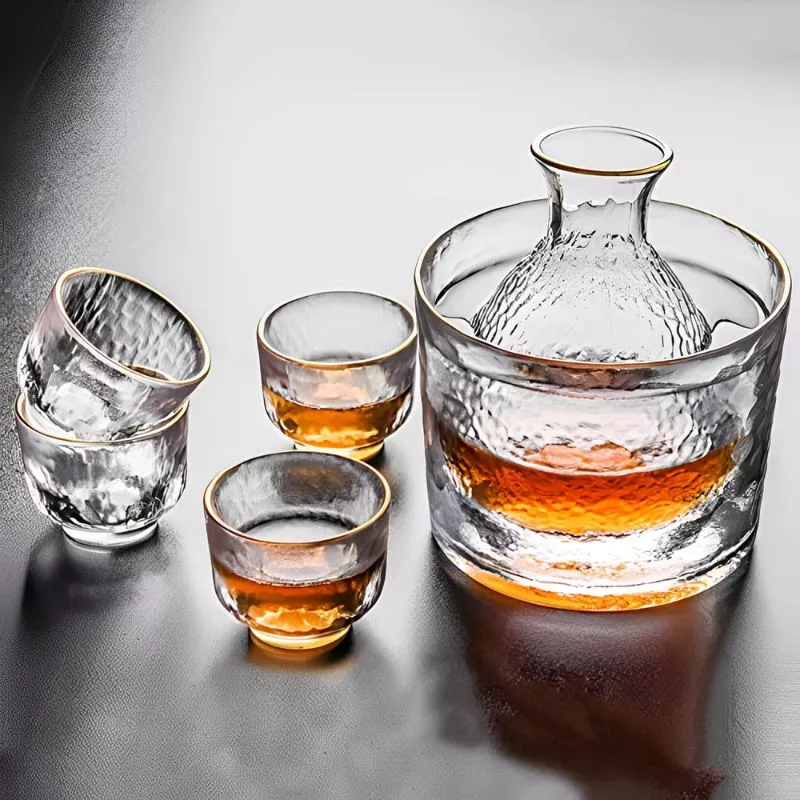 Set cadou servire bauturi tari Sticla cupa si 4 pahare Platinum [1]