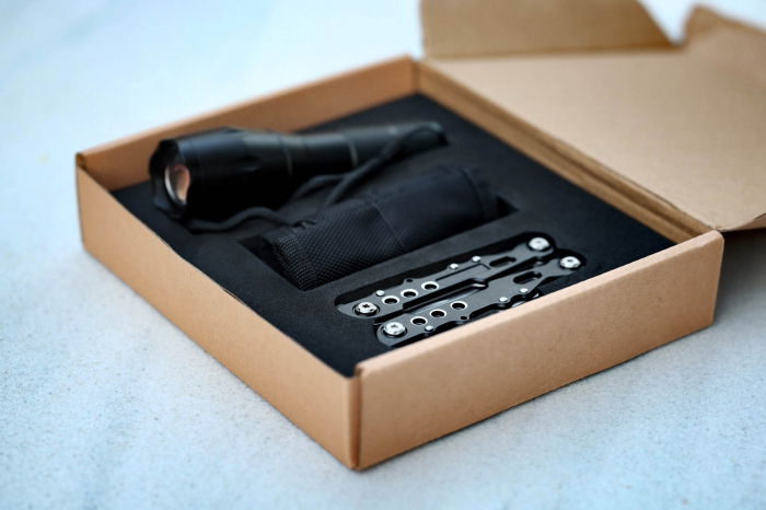 Set cadou unealta multifunctionala si lanterna [4]