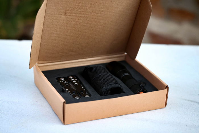 Set cadou unealta multifunctionala si lanterna [11]