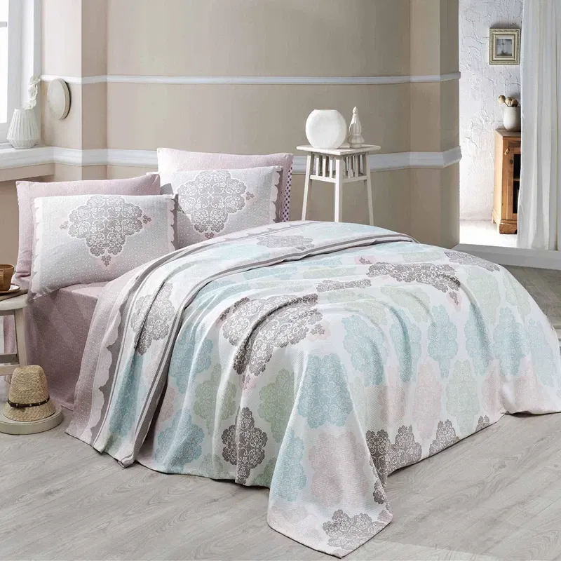 Set cuvertura pat dublu, bumbac, stil rafinat, 200x230 cm, doua huse de perna [1]