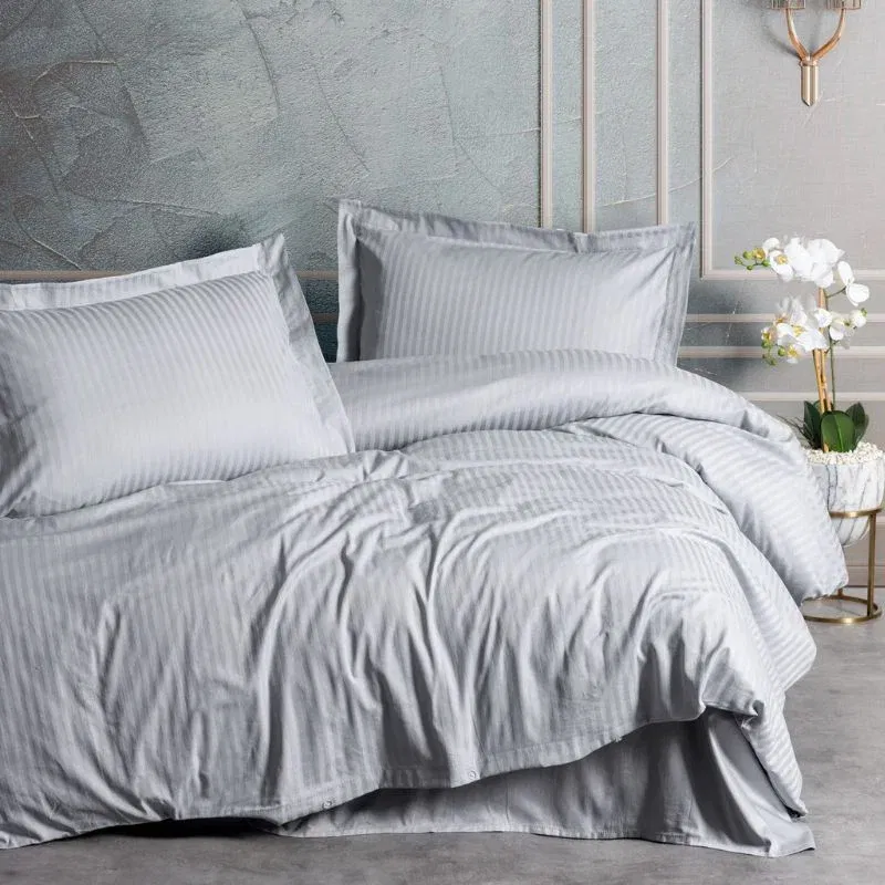 Set lenjerie de pat bumbac satinat 200x220 cm, stil modern si elegant [1]