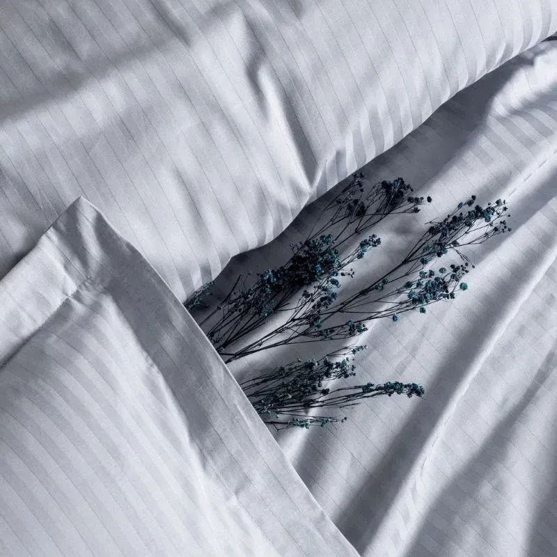 Set lenjerie de pat bumbac satinat 200x220 cm, stil modern si elegant [2]