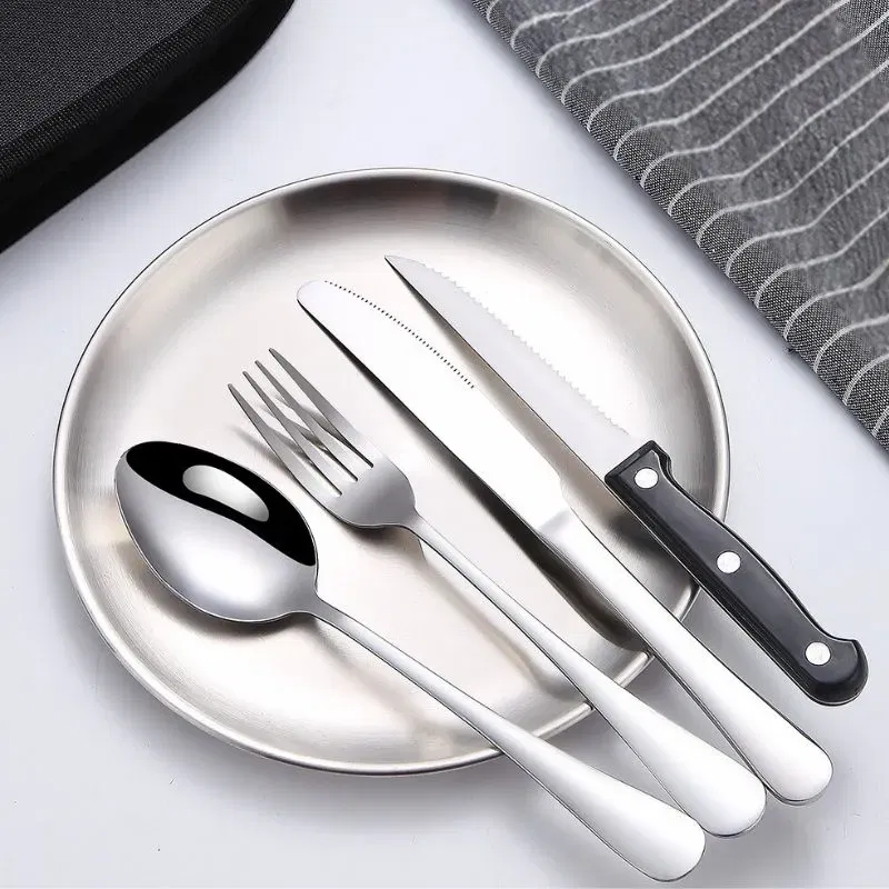 Set tacamuri si farfurii pentru picnic 10 piese [4]