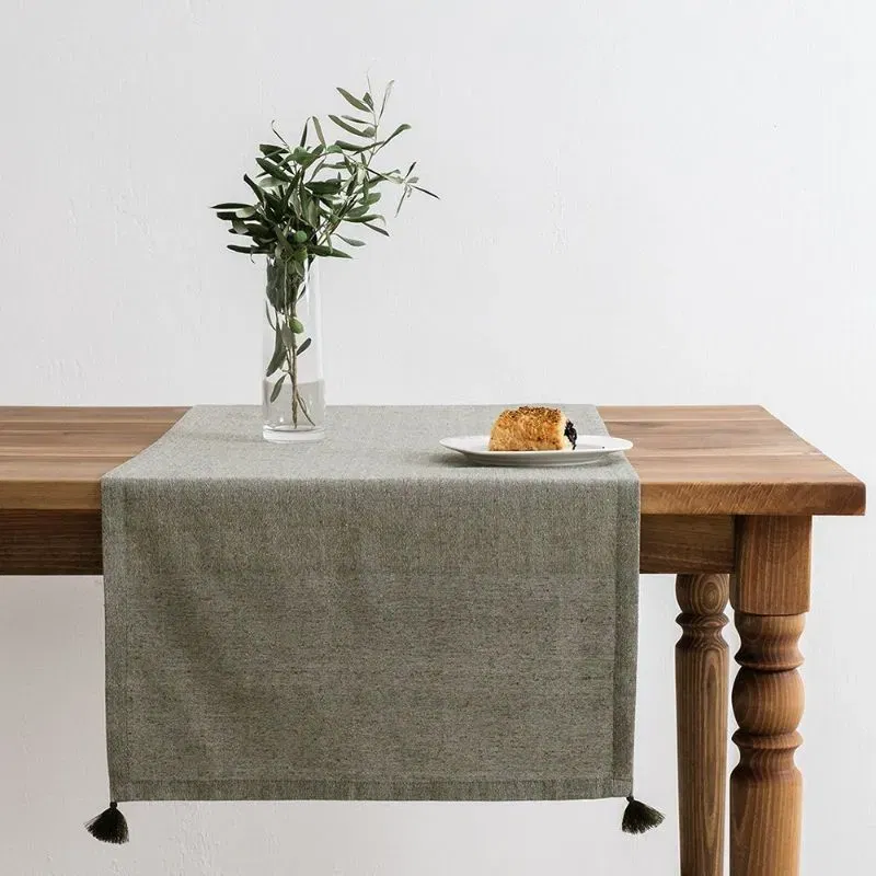 Traversa de masa cu ciucuri [1]