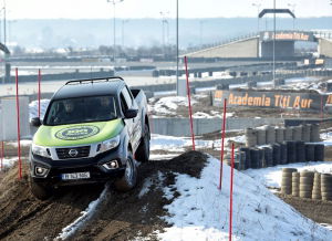 Experiență 100 Tracks Navara Academia Titi Aur [3]