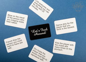 Joc de carti erotic Hai sa ne facem de cap [2]