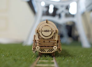 Puzzle 3D Locomotiva cu Aburi si Vagon din Lemn Ugears [9]