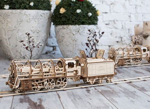 Puzzle 3D Locomotiva cu Aburi si Vagon din Lemn Ugears [11]