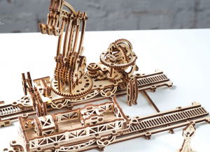 Puzzle 3D Macara pe Sine din Lemn Ugears [20]