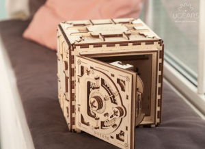 Puzzle 3D Seif din Lemn Ugears [4]