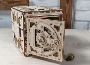 Puzzle 3D Seif din Lemn Ugears [19]