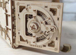 Puzzle 3D Seif din Lemn Ugears [20]