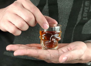 Set 4 pahare shot Craniu [1]