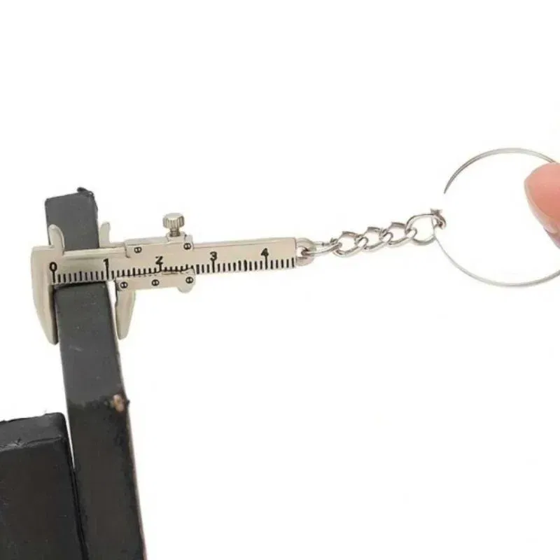 Breloc Subler, Precizie la cheie [6]