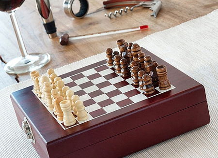 Caseta Deluxe de sah si set accesorii vin [1]