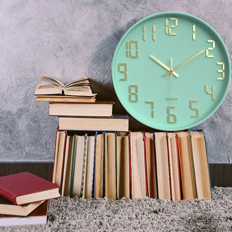 Ceas de perete verde cu cifre aurii [0]