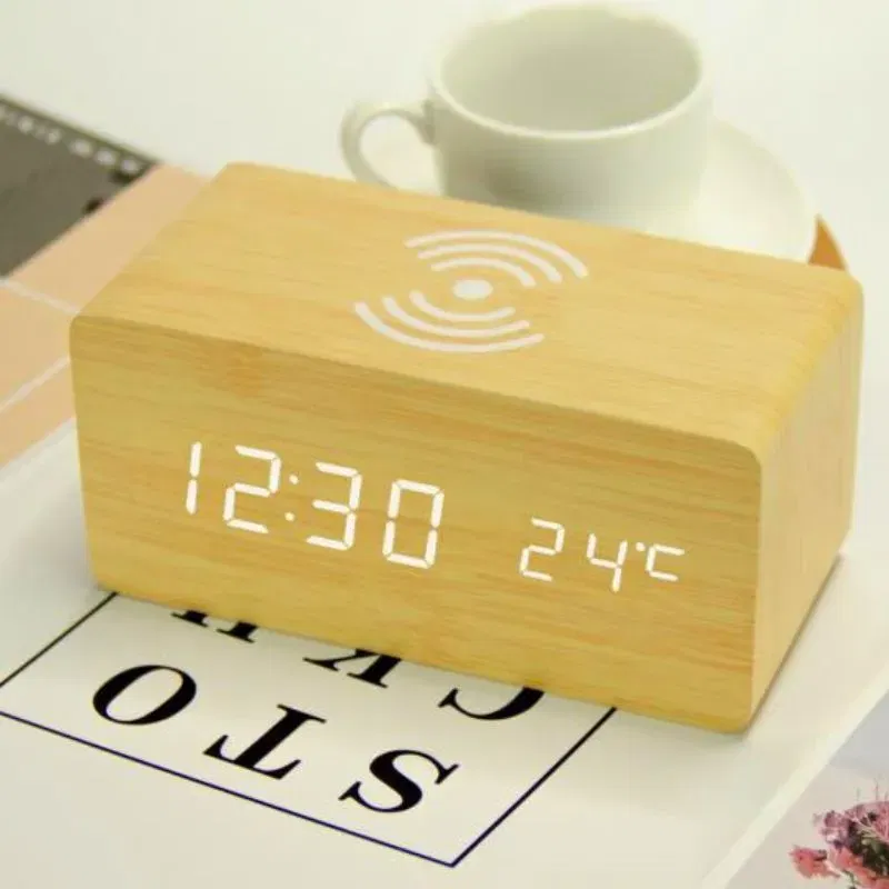 Cadouri Majorat - Ceas LED cu incarcare wireless